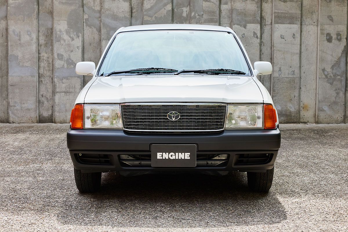 トヨタ・コンフォートは1995年にトヨタ自社ブランドの小型タクシー専用車として発売された。