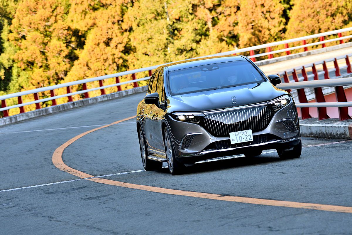 試乗車の仕様は総額およそ3450万円。