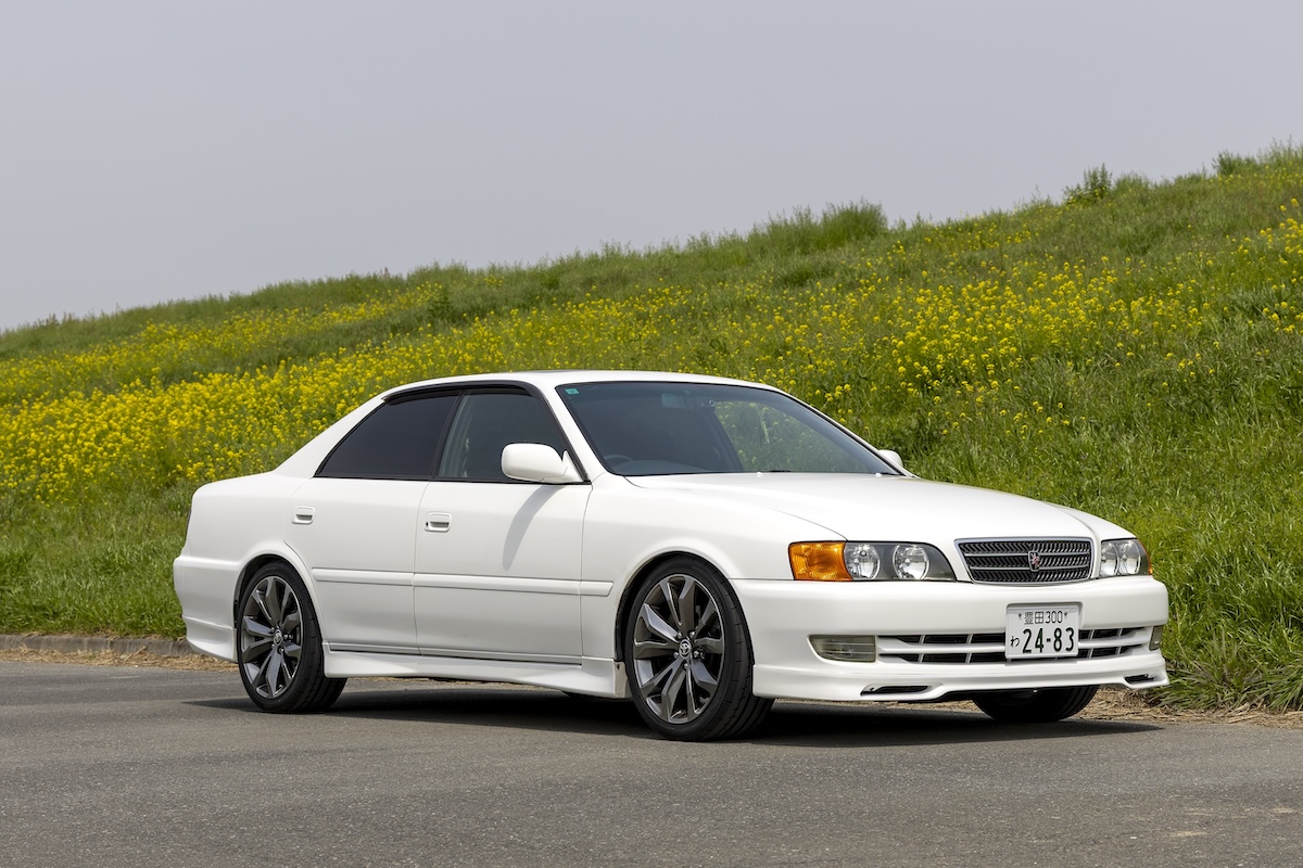 平成レトロな100系トヨタ・チェイサー 旧車大好きZ世代の編集部員