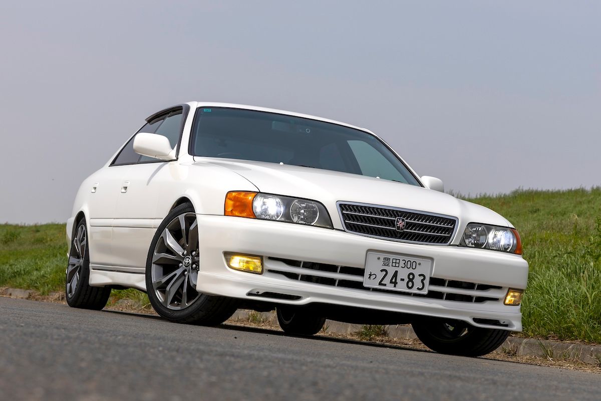 平成レトロな100系トヨタ・チェイサー 旧車大好きZ世代の編集部員 