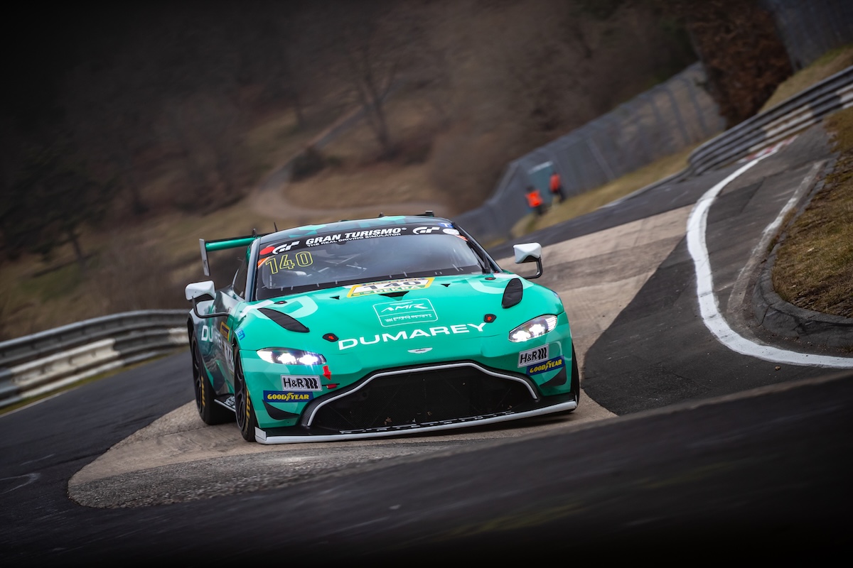 目指すは英国車初の総合優勝 ニュルブルクリンク24時間耐久に挑む