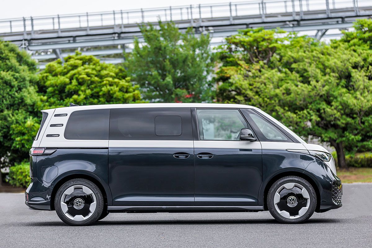 ツートンカラーを選択する場合は、24万2000円の追加が必須となる。今回の試乗車は、キャンディホワイト/スターライトブルーメタリックとなる。