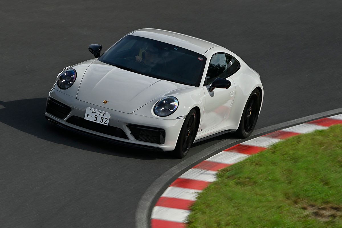 1位 ポルシェ911カレラ・クーペ