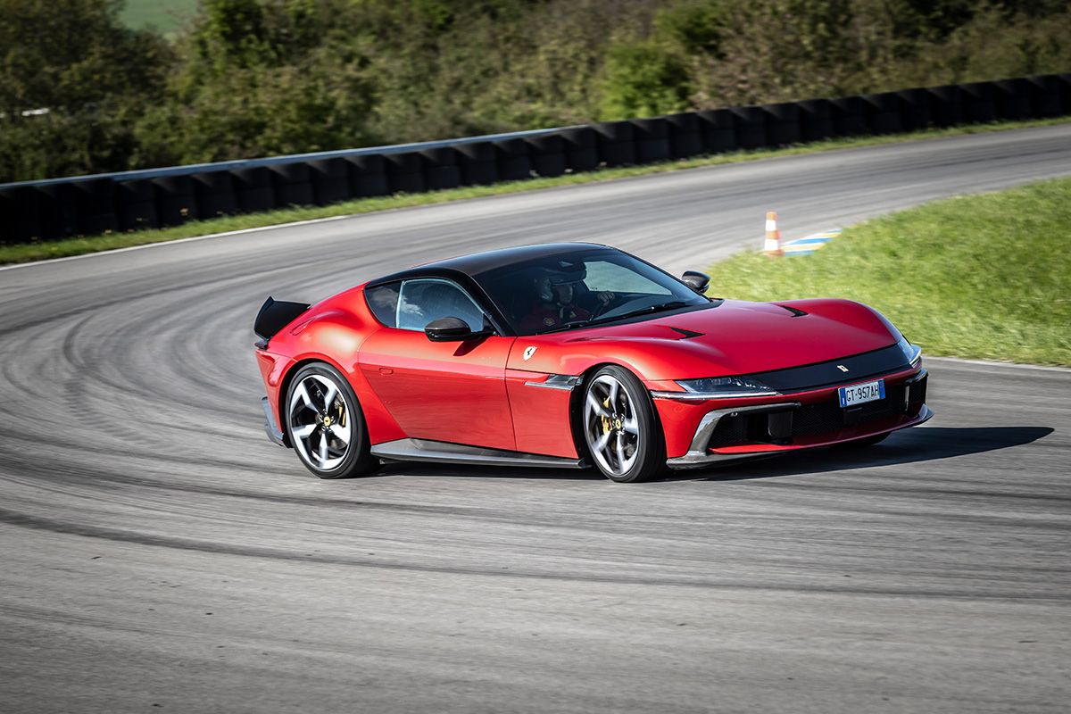 10位 フェラーリ12チリンドリ