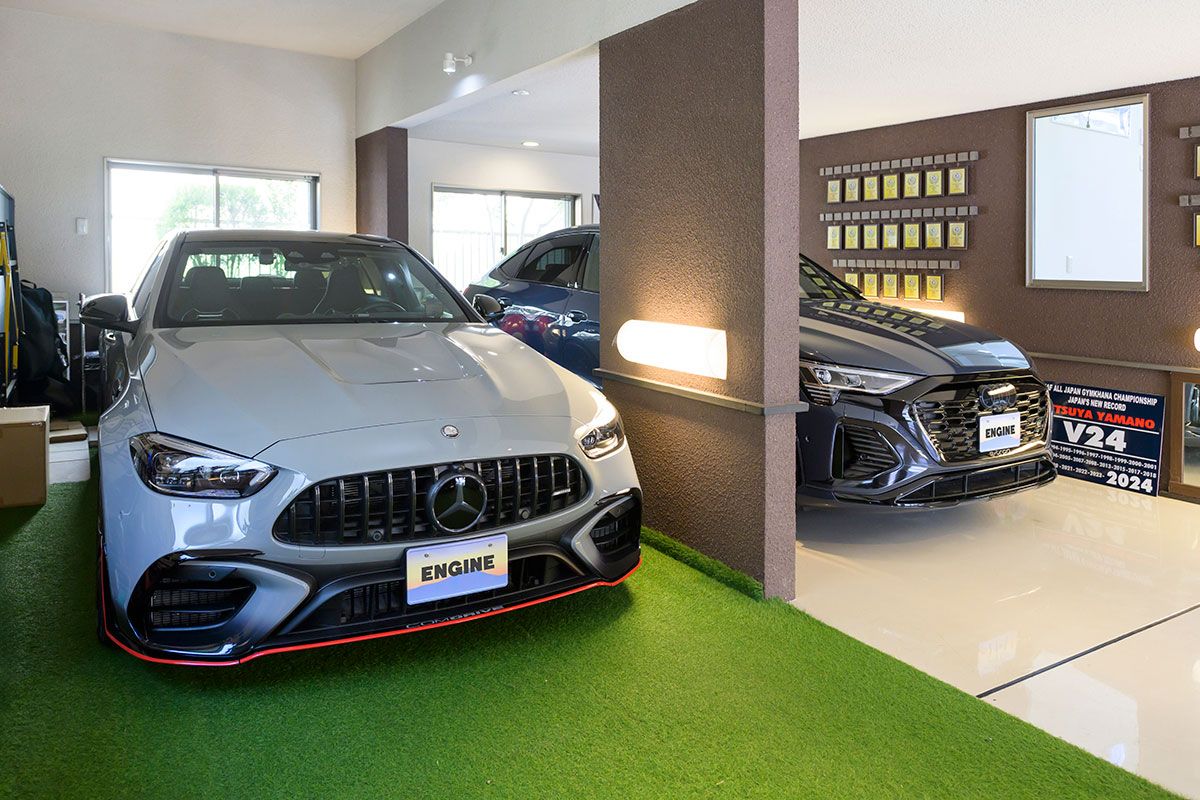 常に最新、最先端のモデルに乗ることにしているという山野さんが選んだ1台がメルセデスAMGのC63S Eパフォーマンス F1エディション。時代の最先端を知るために必ず1台はセダンを選ぶことにしている理由は、セダンには運動性能から利便性まであらゆる機能がバランス良く注ぎ込まれているからだ。