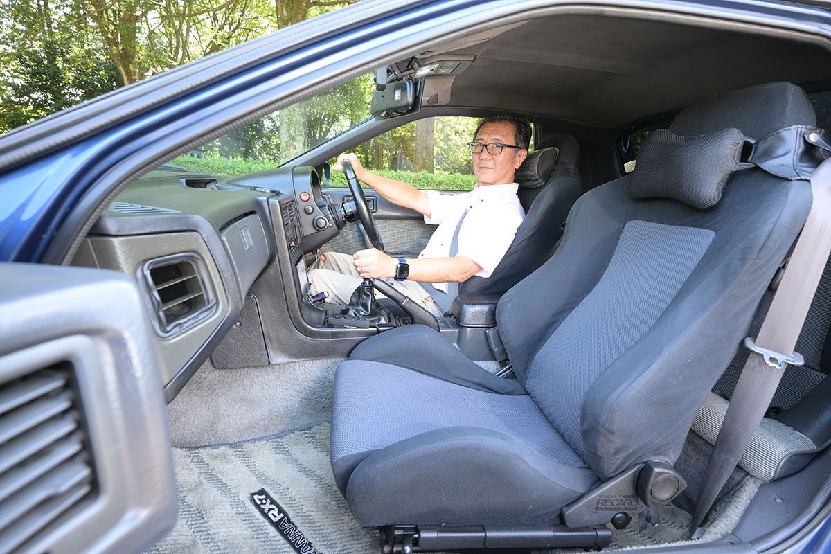 シートはレカロが備わる。