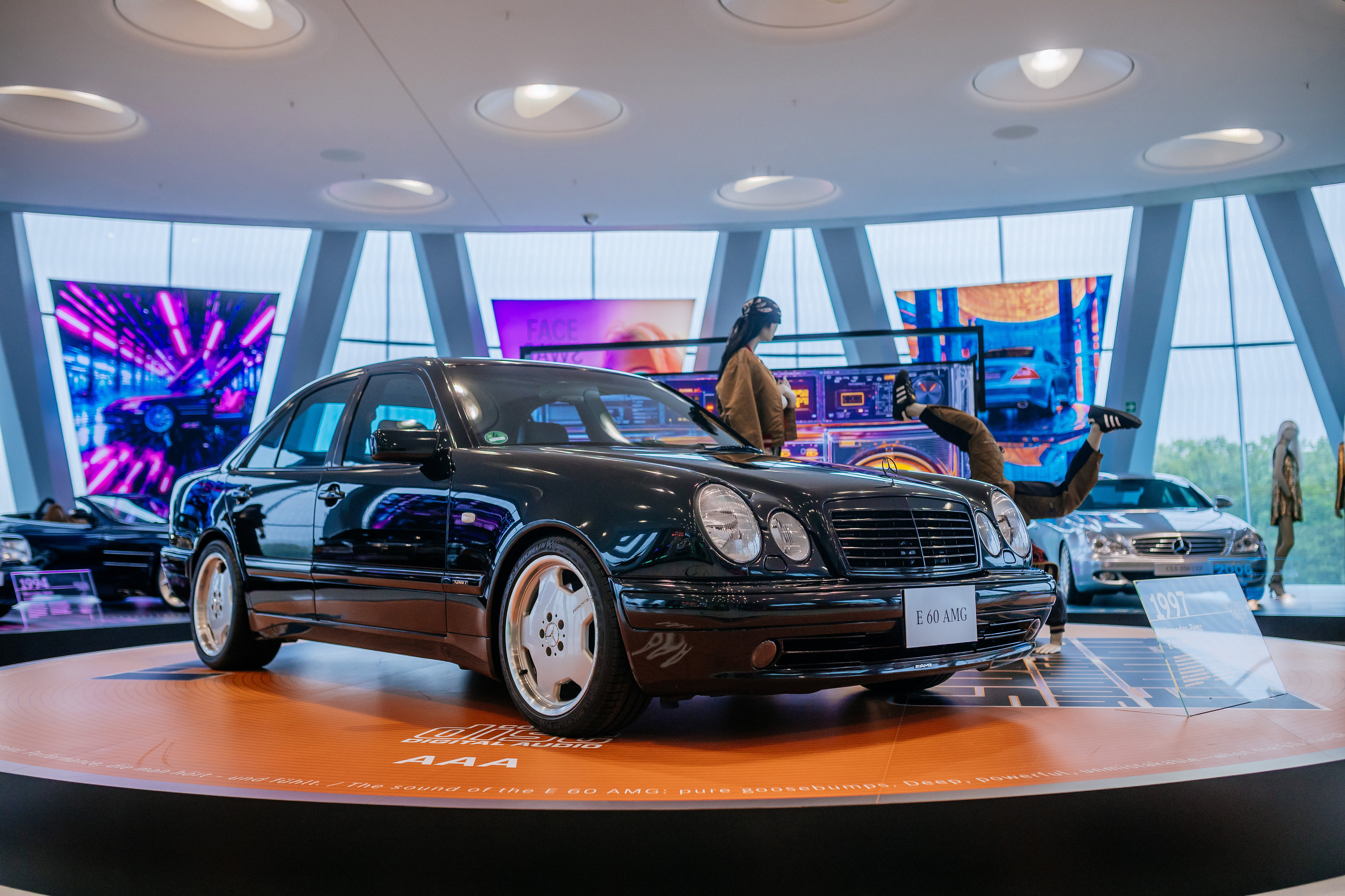 最強の“W210”を憶えていますか？【わずか世界限定200台＆日本上陸60台