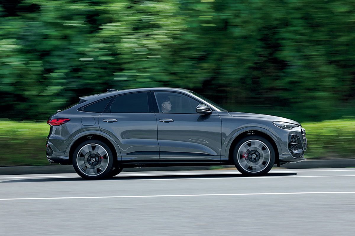 48Vモーターを取り付けたMHEVプラスと呼ばれるマイルド・ハイブリッド・システムを採用。燃費効率だけでなくスムーズで力強い走りも実現している。