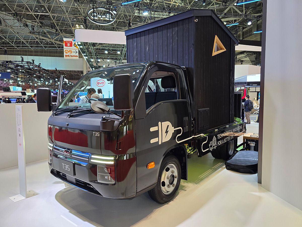 車両のバッテリーでサウナストーブと水風呂チラーを稼働させる移動型サウナ