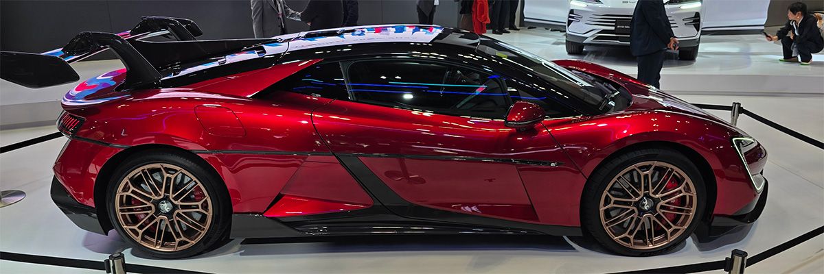 BYDのハイエンドブランド「仰望(ヤンワン)」の高性能BEV「YANGWANG(ヤンワン)U9」