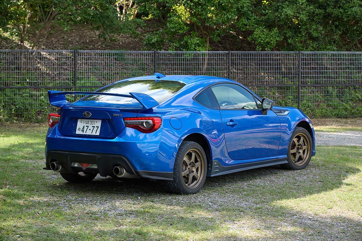 一見すると、ラリー用の脚により車高が少し高いだけに見えるが、駆動系や給排気も抜かり無い(本文参照)。撮影のため筆者が動かしたときには、繊細なクラッチワークを求められることに腰を抜かした。