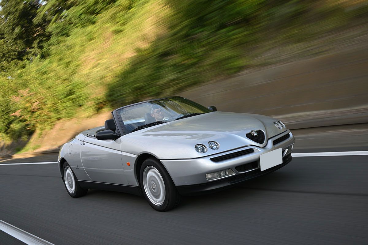 中佐さんが所有するFFのアルファ・ロメオ・スパイダーは1994年にデビュー。