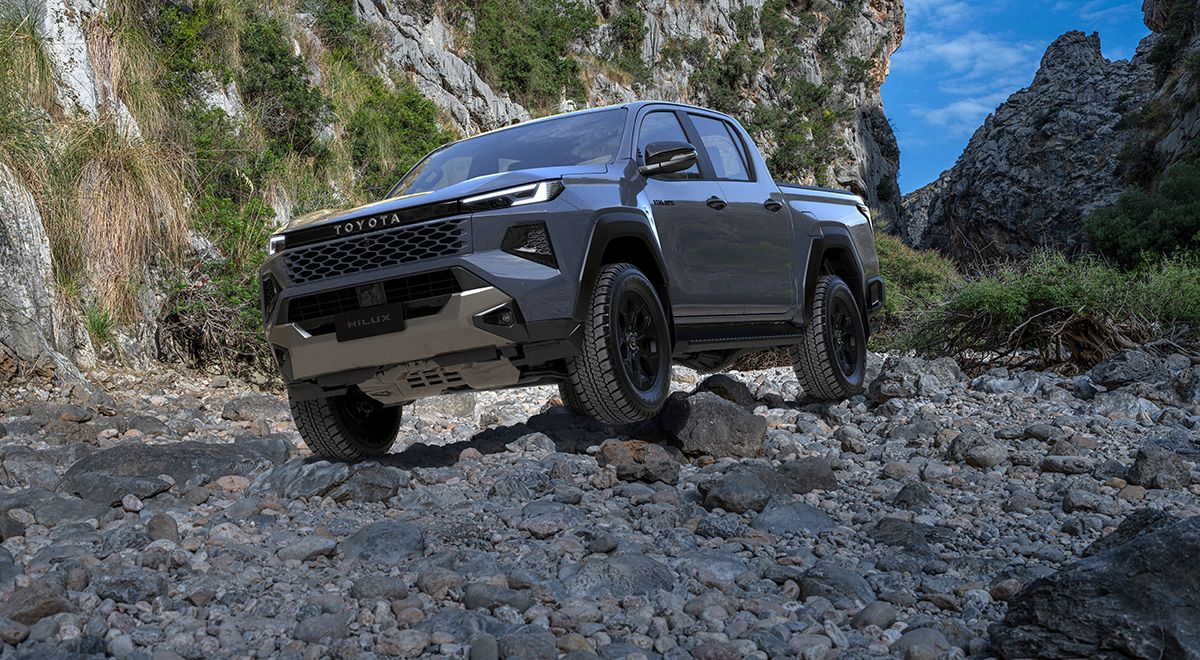 新型ハイラックス（日本仕様プロトタイプ）