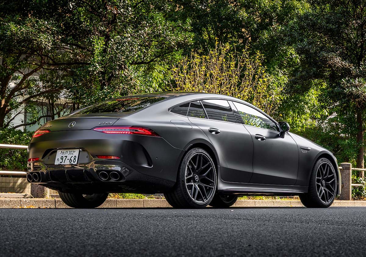 Eクラスとプラットフォームを共用しつつ、AMG GTクーペのエッセンスを取り入れたスポーツサルーンだ。