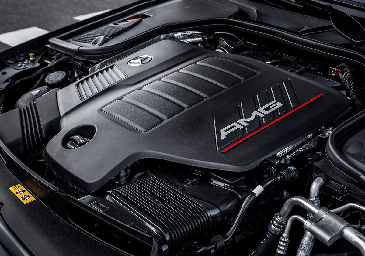 「53」では3リッター直6ツインターボエンジンを搭載、最高出力435ps、最大トルク520Nmを発揮する。