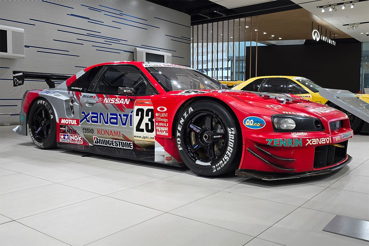 ザナヴィ・ニスモGT-R 2003 JGTC No23 BNR34型