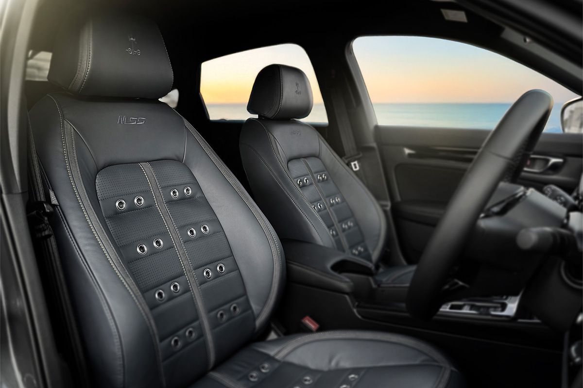 光岡自動車「M55 1st Edition」