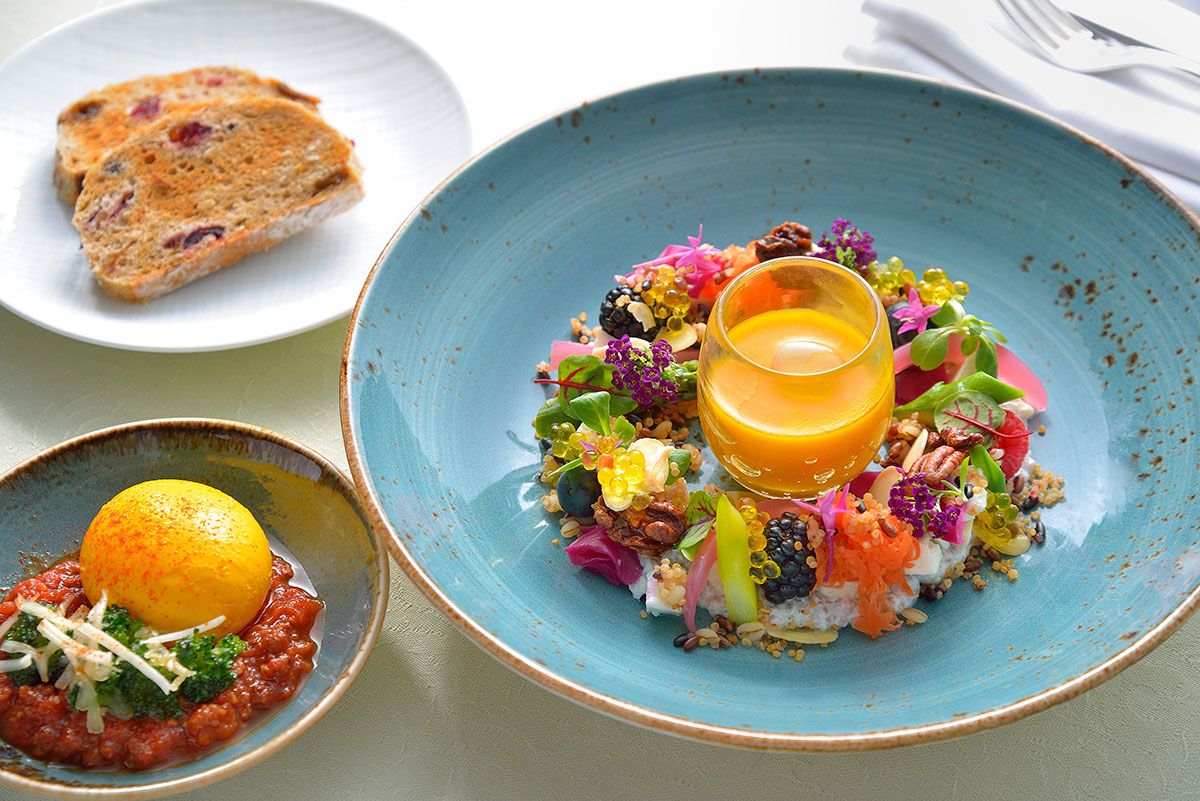 朝食は館内レストランのイル・テアトロで。野菜をふんだんに使った鮮やかな色彩が心地よい刺激。