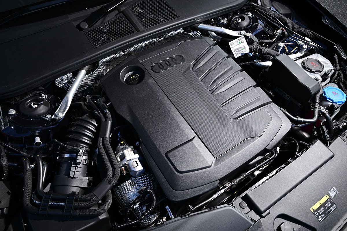 2.0リッターのディーゼル・ターボは最高出力204ps/3800-4200rpm、最大トルク400Nm/1750-3250rpmを発生。