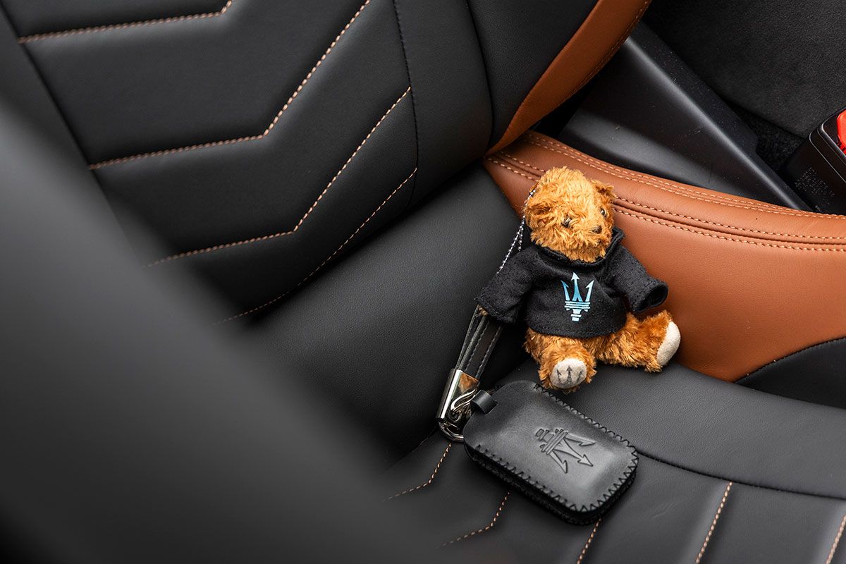 マセラティのテディベア付きキーホルダーは、今村さんのお気に入り。