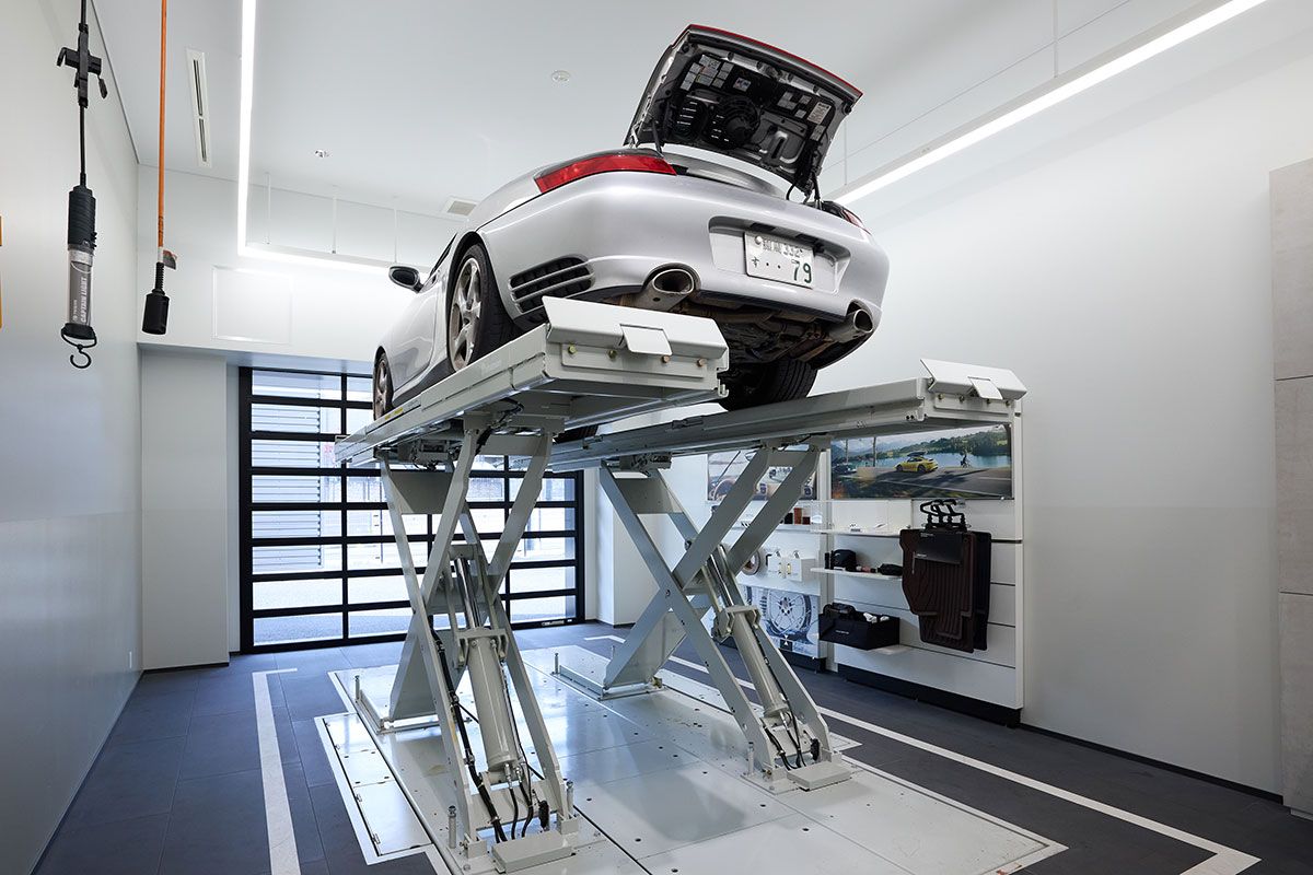 半年前、ポルシェセンター練馬に入院していたエンジン編集部の911。