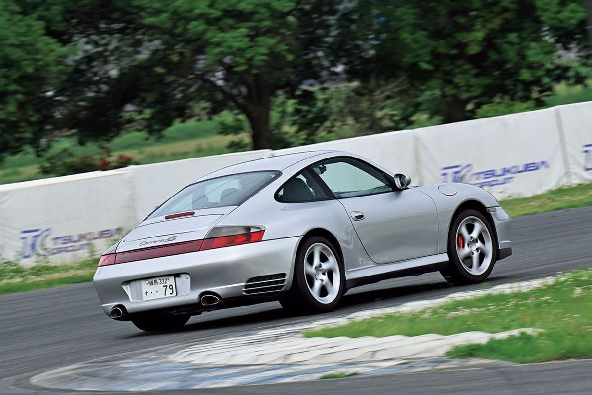エンジン編集部の911の近影。筑波サーキットにて、神村カメラマンが撮影（ウマい）。