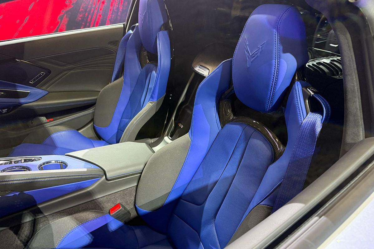 ギリシャ・サントリーニ島の海をイメージしたブルーのインテリア