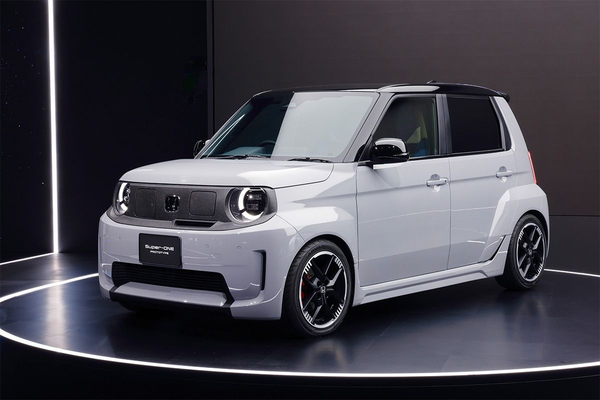 ジャパン・モビリティ・ショー2025で世界初公開されたホンダ・スーパーワン