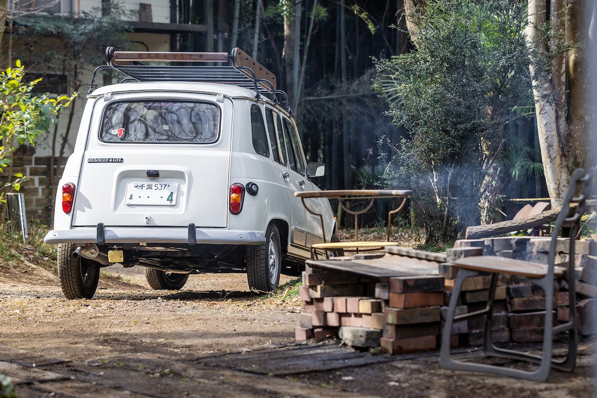 オーナーの椎名さんは温泉好きであり遠出も4（キャトル）でなんなくこなすという。