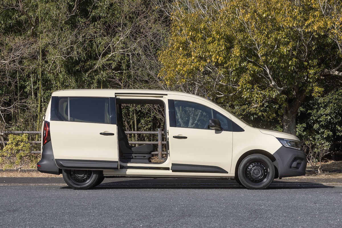 ルノー・グランカングーはホイールベースもカングーより385mm長い3100mmとなる。