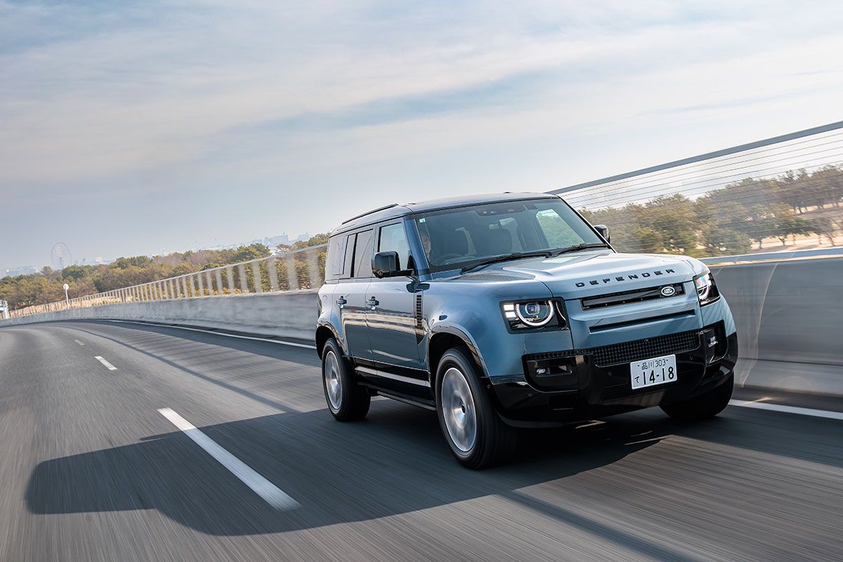 ディフェンダー初のPHEVモデル「P300e」に試乗した。