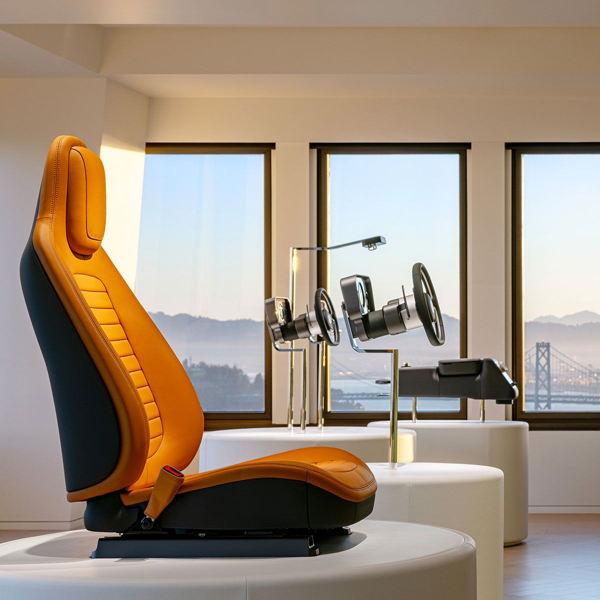 フェラーリ初のフル電動モデルとされる「ルーチェ」の正式なワールドプレミアは2026年5月を予定しているが、今回、先駆けてサンフランシスコでインテリアのデザインのみが公開された。