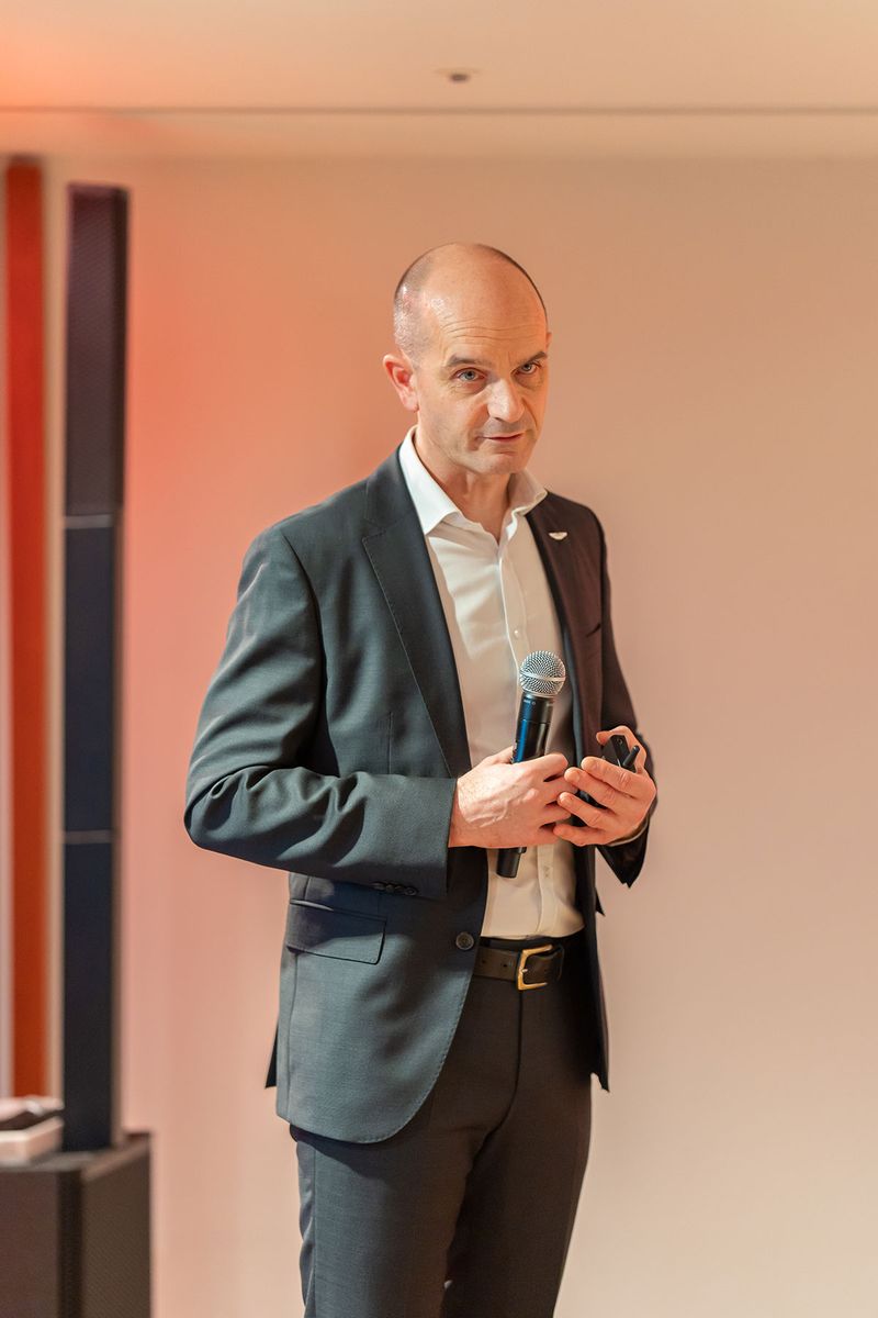 本国から来日したプロダクト責任者のニール・ヒューズ氏。アストンマーティンに在籍してもうすぐ11年になる。