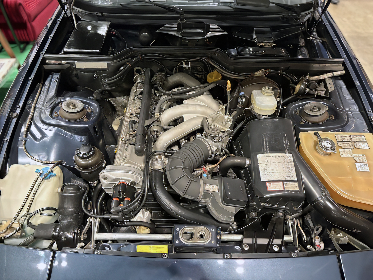 いうなればこれはFRのナロー・ポルシェ!! 上陸50周年を迎える「924」と