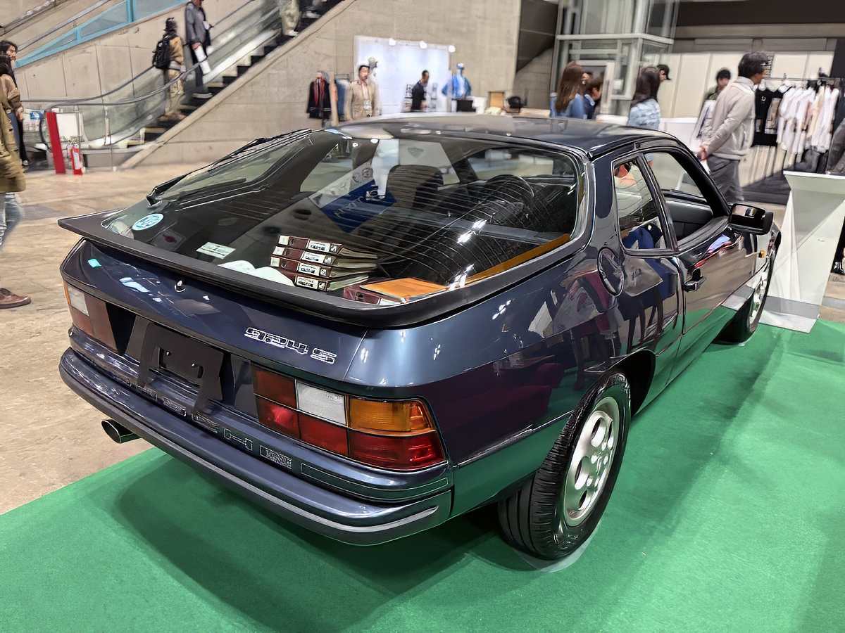 いうなればこれはFRのナロー・ポルシェ!! 上陸50周年を迎える「924」と