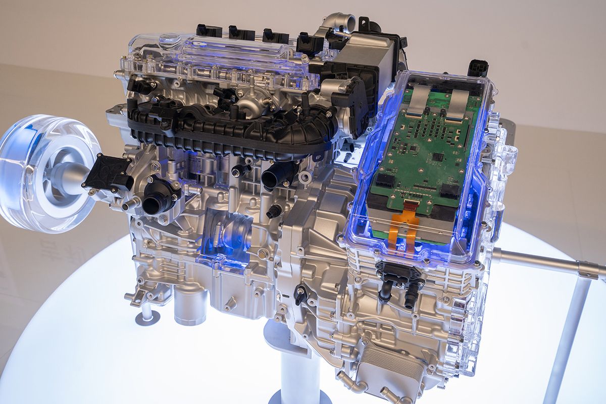 i-HEV用エンジンのカットモデル