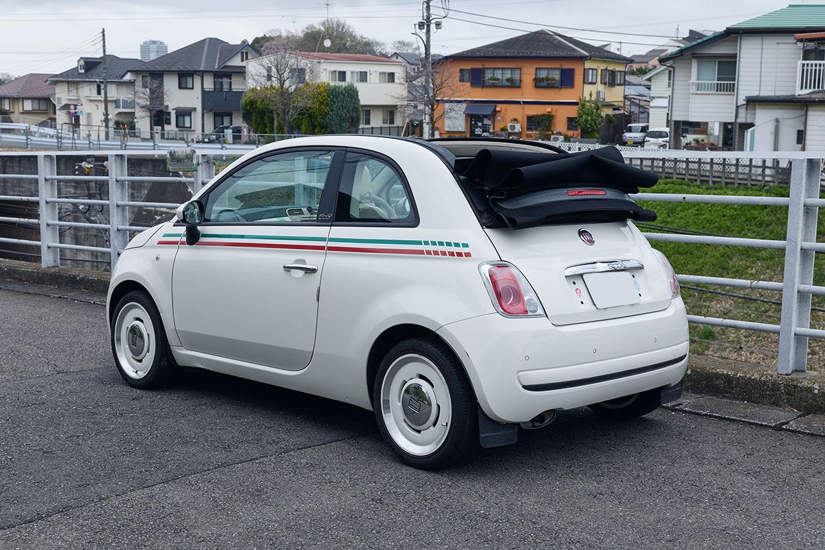 4気筒500 Cとの生活も15年になった。走行距離が9万9500kmを超えたあたりからリバースに入れたときの反応が鈍くなったので2024年1月の車検時にデュアロジックをアッセンブリー交換した。限定車用の白ホイールは2号車が装着していたモノで、前オーナーがディーラーに頼んで獲得した逸品だ。