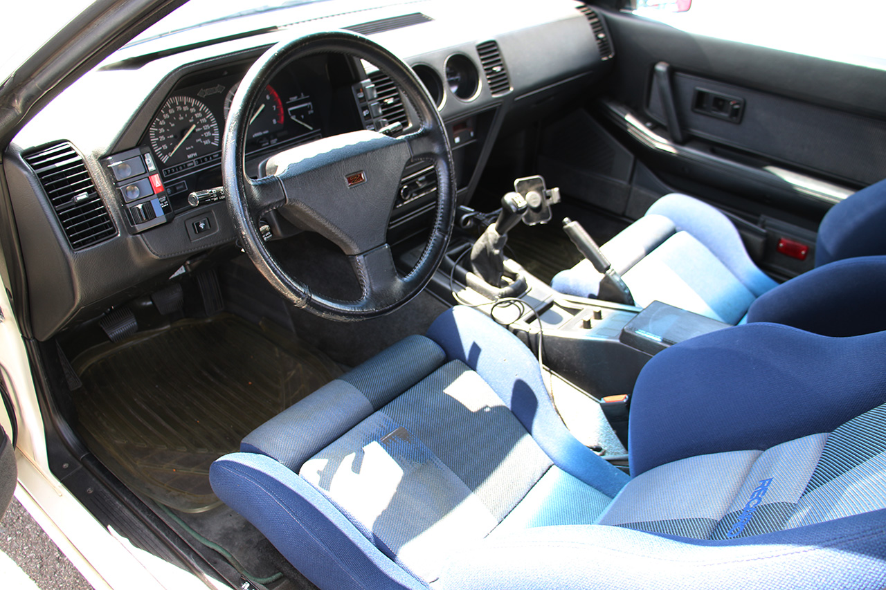 1000台限定のレアな日産300ZXターボ｜ボディ全体をパールホワイトに