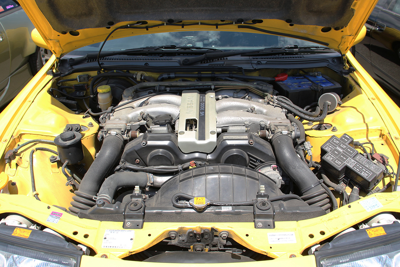 ライトニングイエローがまぶしいZ32最終型！ 2by2を乗り継いだオーナー