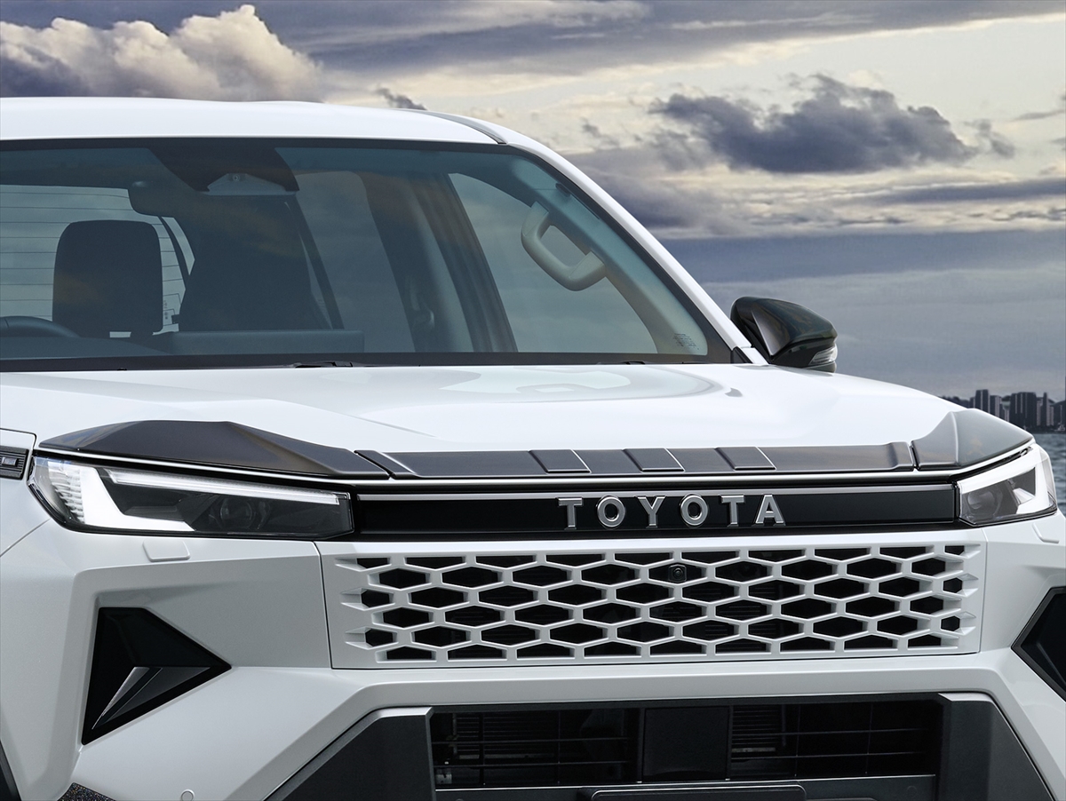 ノーマルにはない精悍さを加え魅力倍増 新型トヨタ・ハイラックス用の