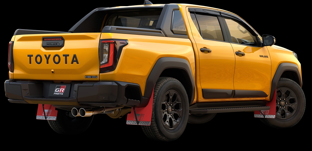 GRドレスアップマフラー HILUX GR SPORT 新型トヨタ・ハイラックスにGR PARTS登場 新グリルとマフラーで