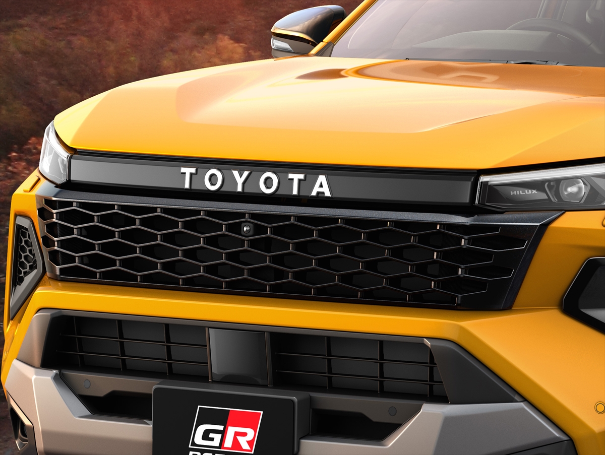 新型トヨタ・ハイラックスにGR PARTS登場 新グリルとマフラーで
