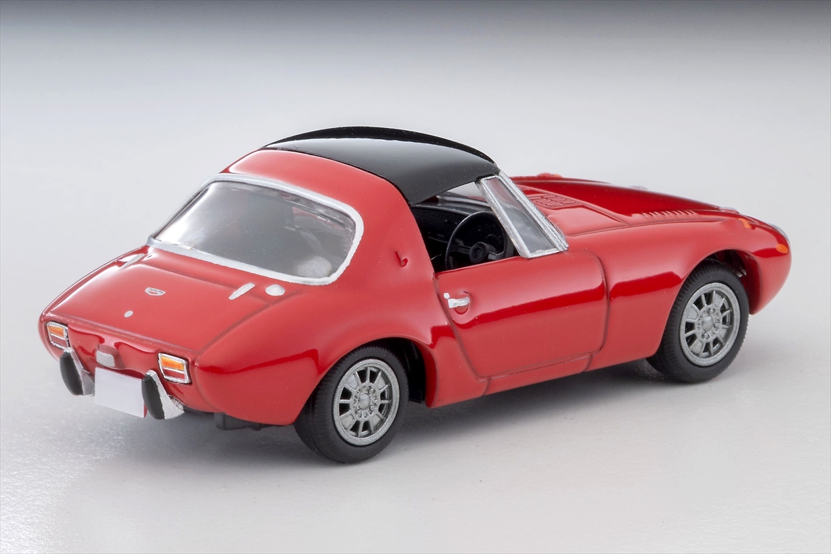 赤の最終型と白／黄のレース仕様、トヨタ・スポーツ800の新作を2タイプ