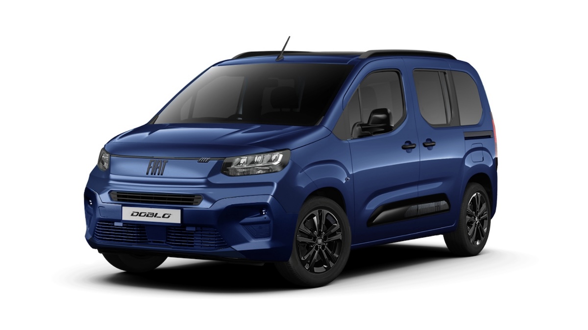 フィアット・ドブロ」初の限定車はイタリアの海の色をまとって登場