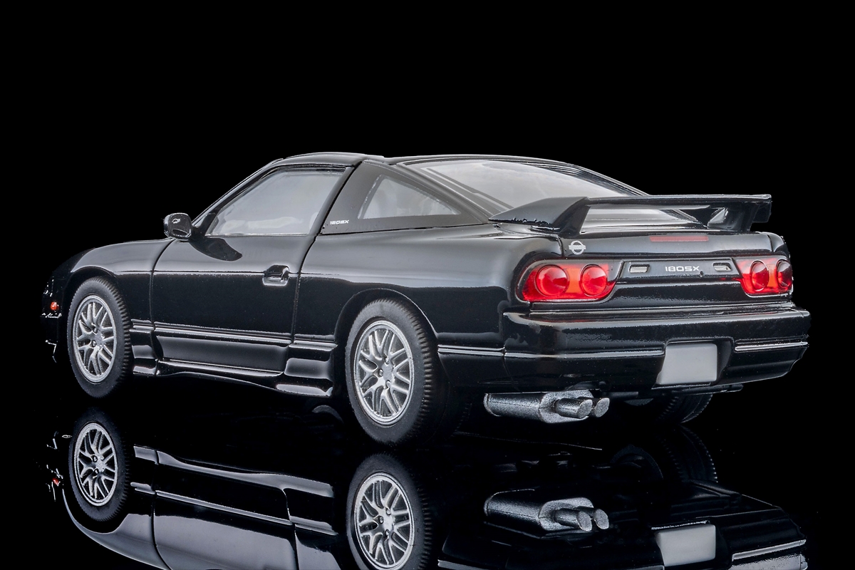 ドリフトマシンとして一世を風靡した日産180SX その後期型を忠実に再現