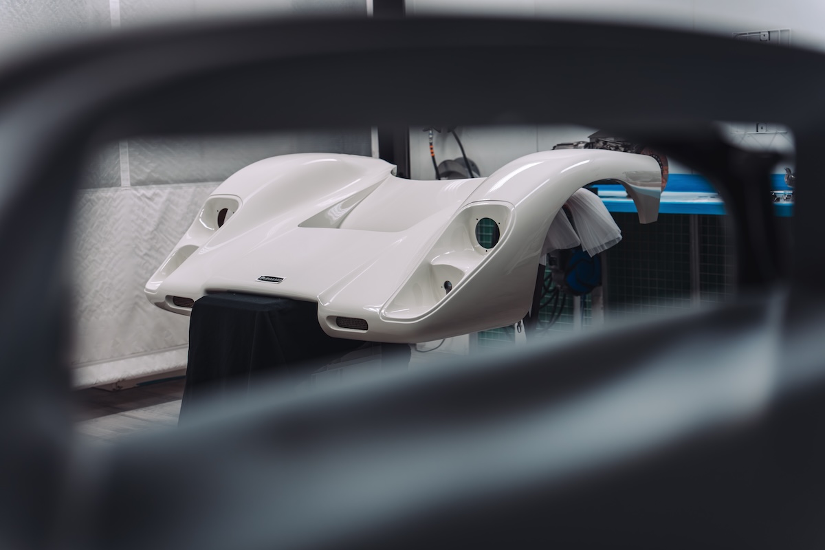 創業者の夢のつづきを形に！ ブルース・マクラーレンの“幻の市販車”を