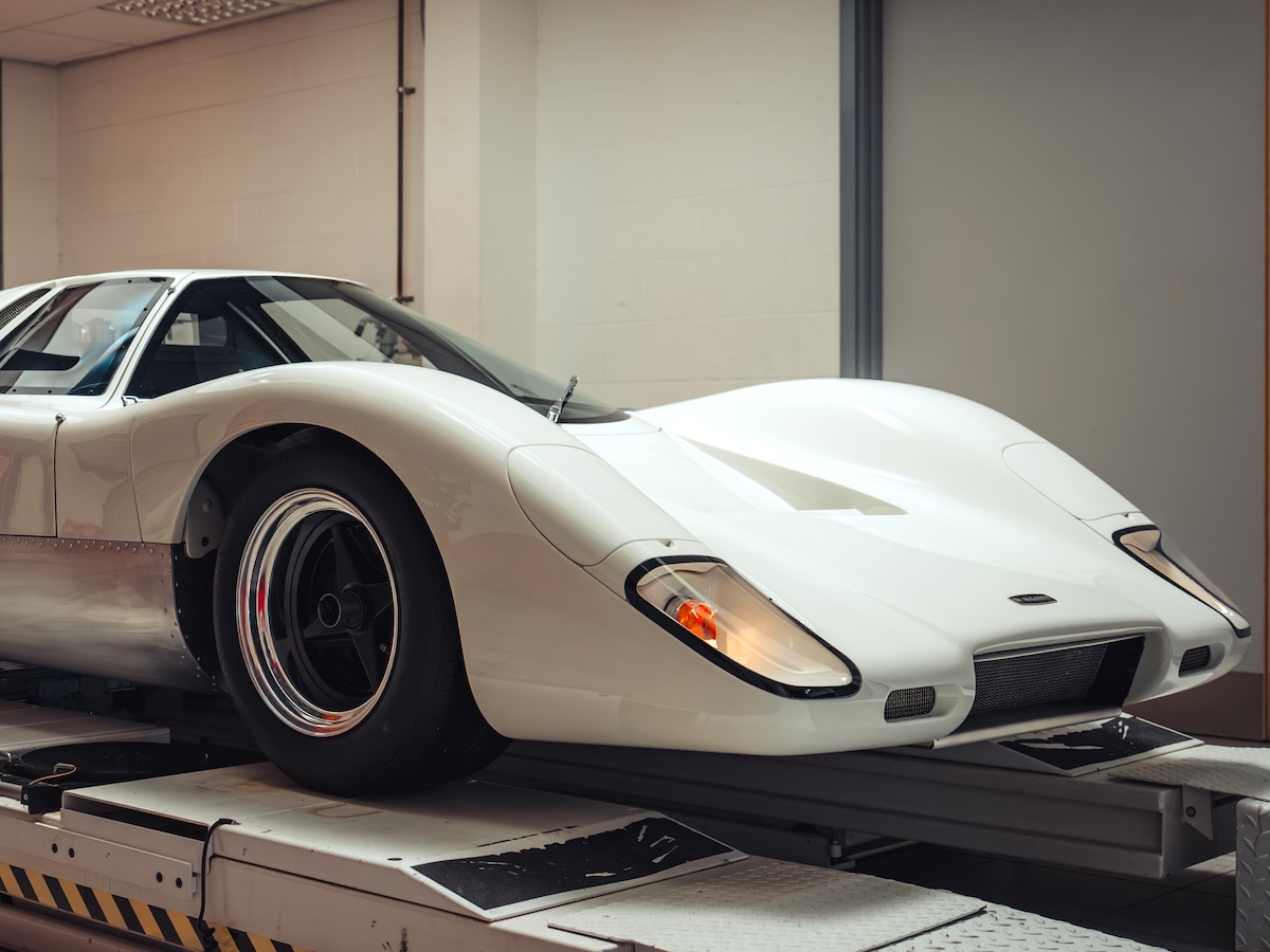 創業者の夢のつづきを形に！ ブルース・マクラーレンの“幻の市販車”を