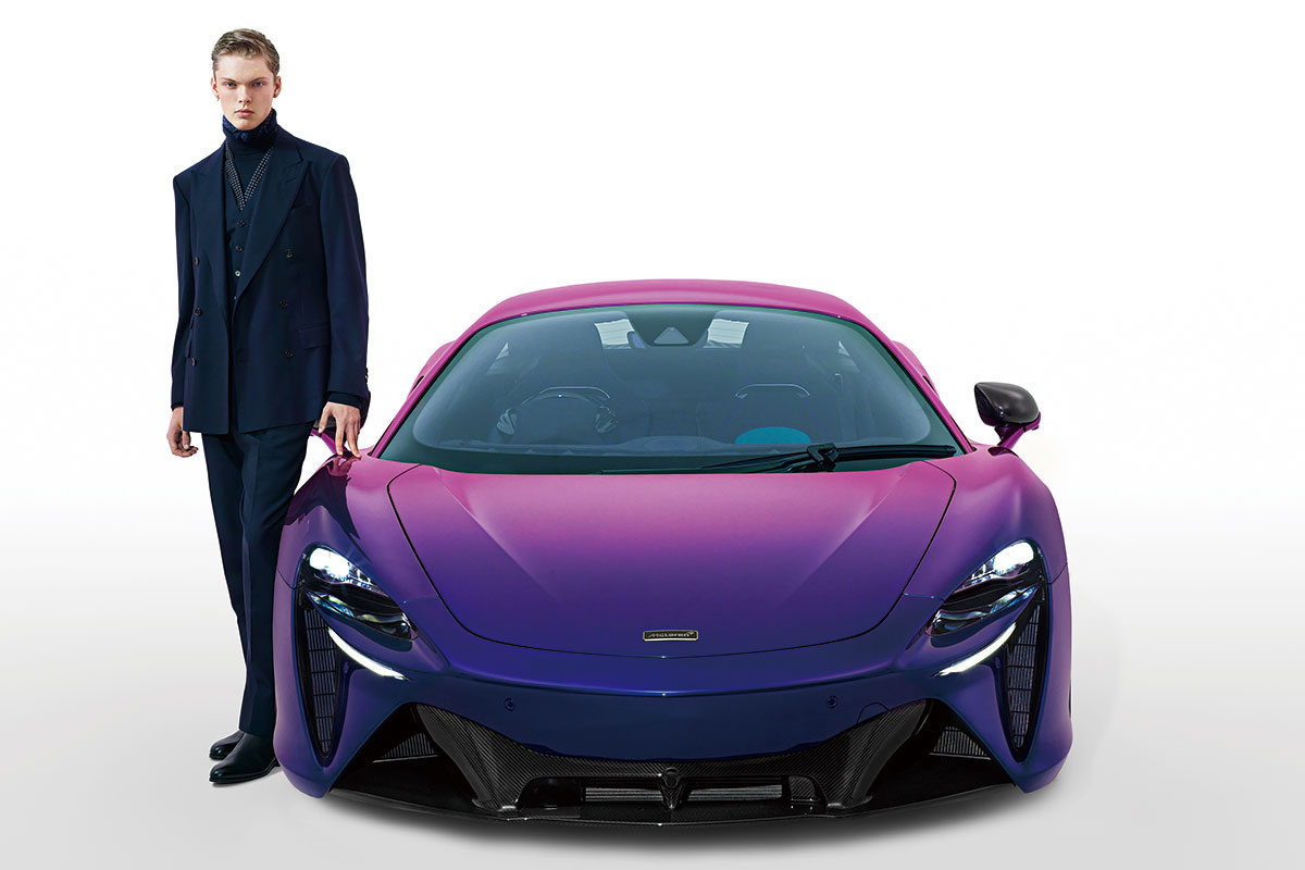 McLaren Artura × dunhill クルマとファッションが奏でる、至極の